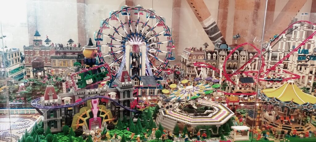 “City Booming”: un’esplosione di creatività… per una buona causa! 💙🧱